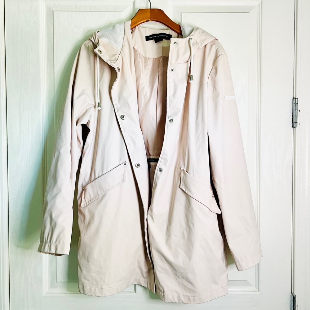 French Connection Women’s Large light Pale Pink Rain Coat